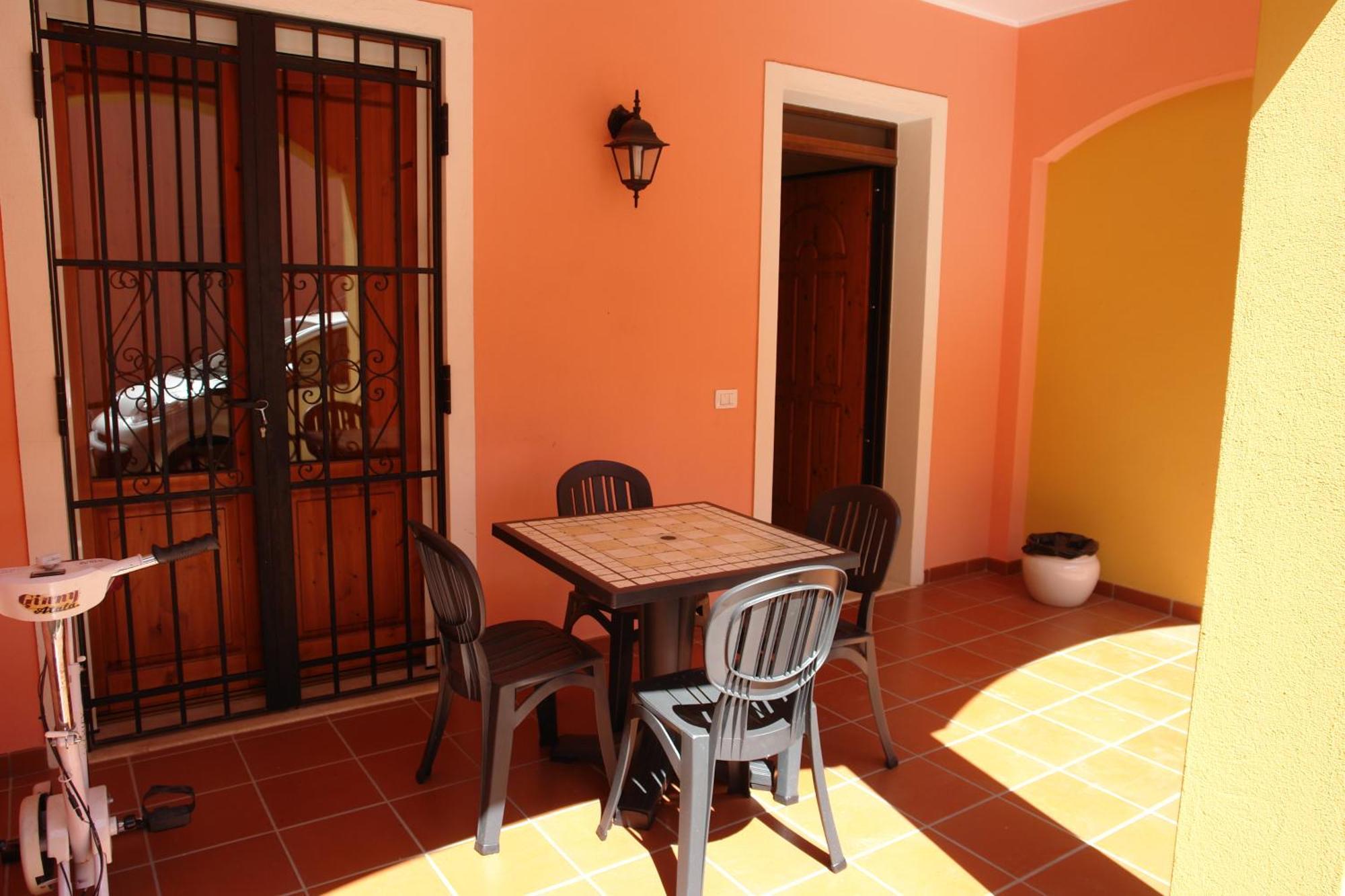 Pauli'S Holiday House Monserrato Chambre photo