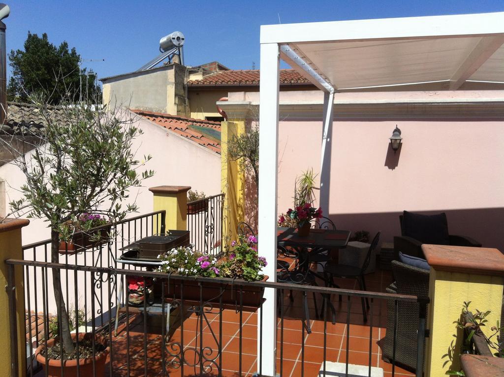 Pauli'S Holiday House Monserrato Chambre photo